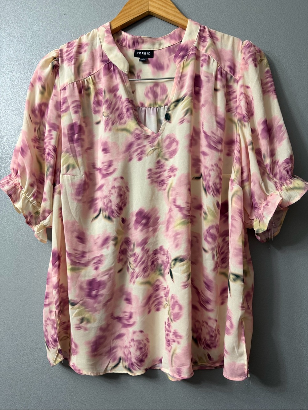 Torrid Pink Floral V-Neck Puff Sleeve Top 0x